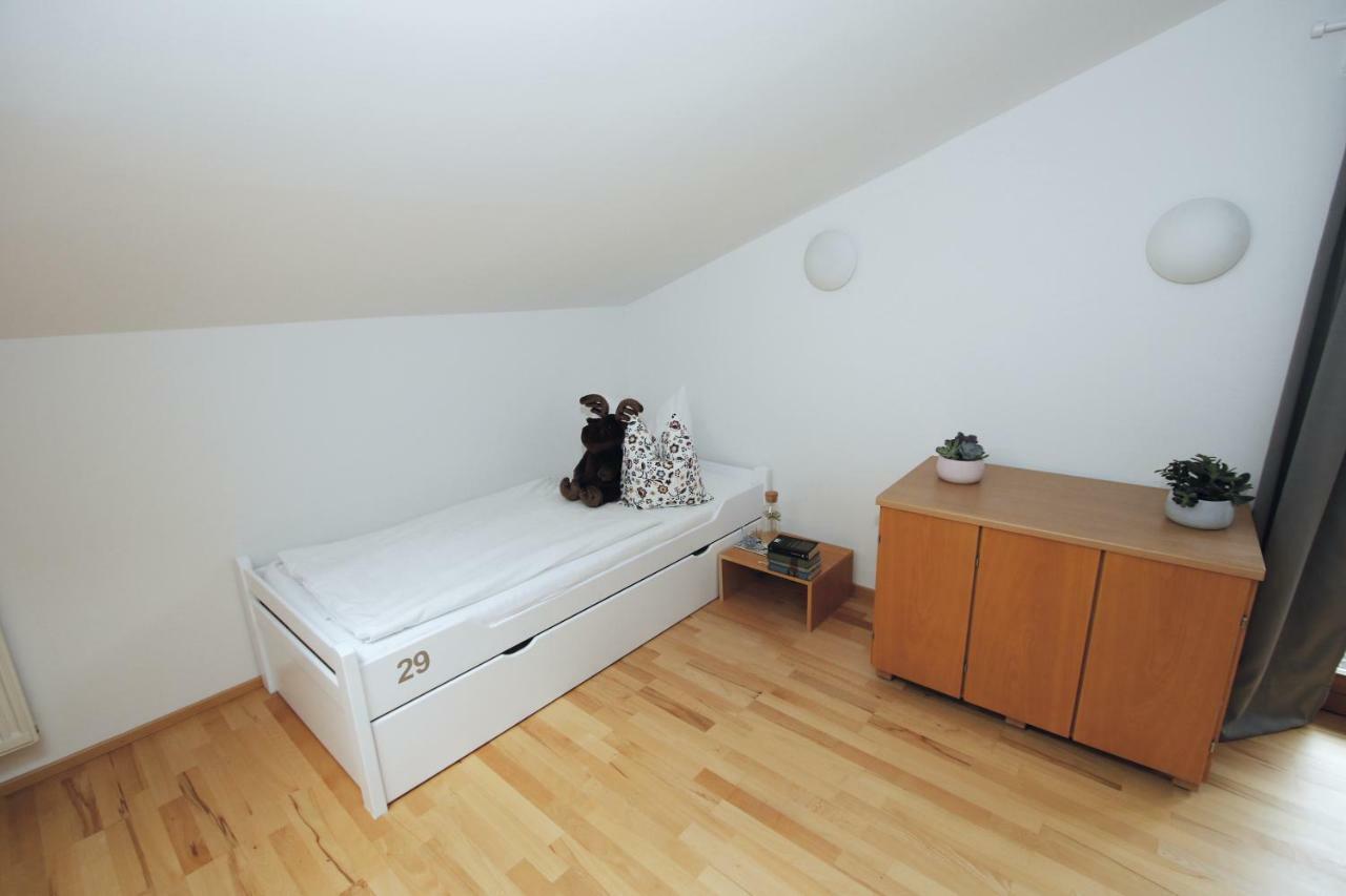Berg Blick Jugendherberge Mit Privatzimmer Kochel am See Exterior foto